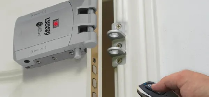 cerradura electrica puerta exterior comunidades en alicante